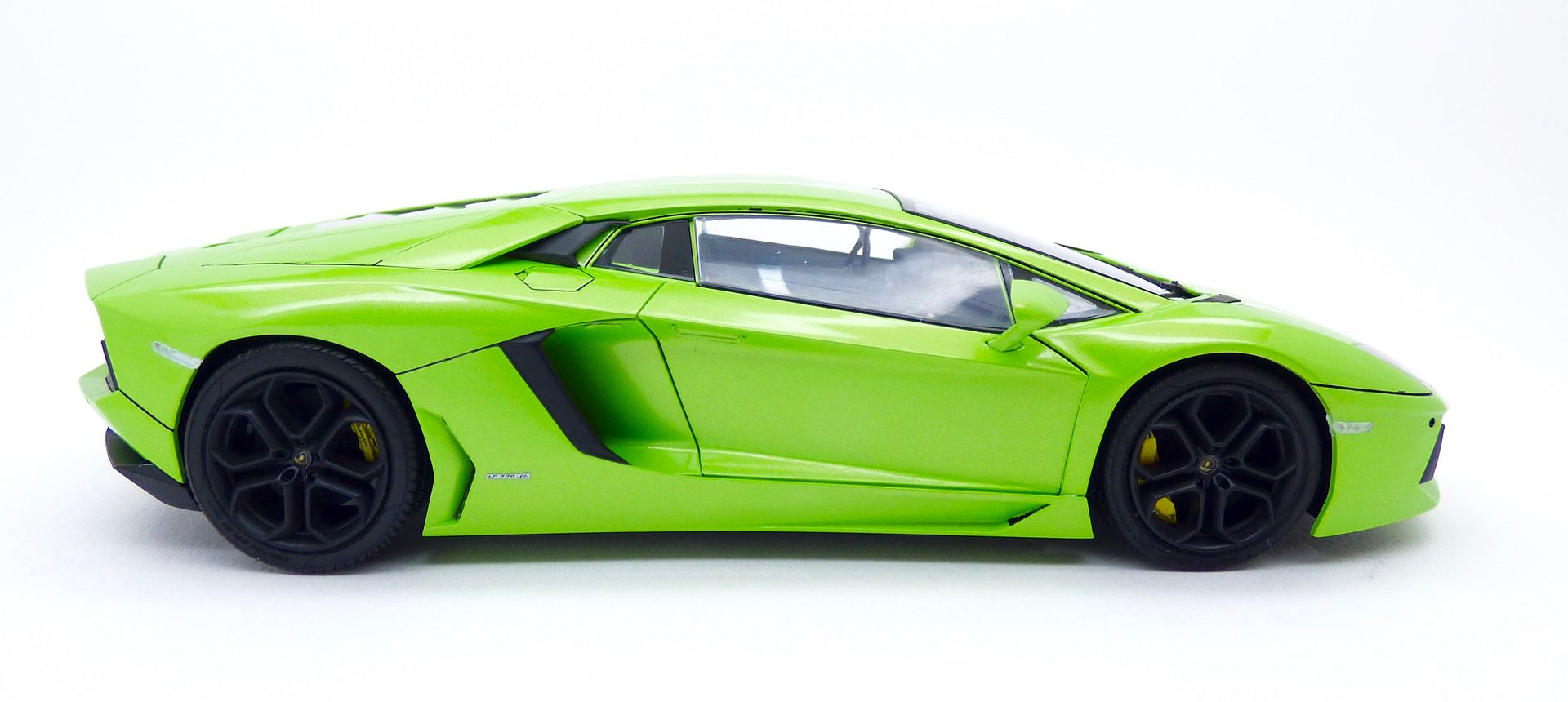 Pauls's 1/24 Aoshima Aventador LP700 International Scale